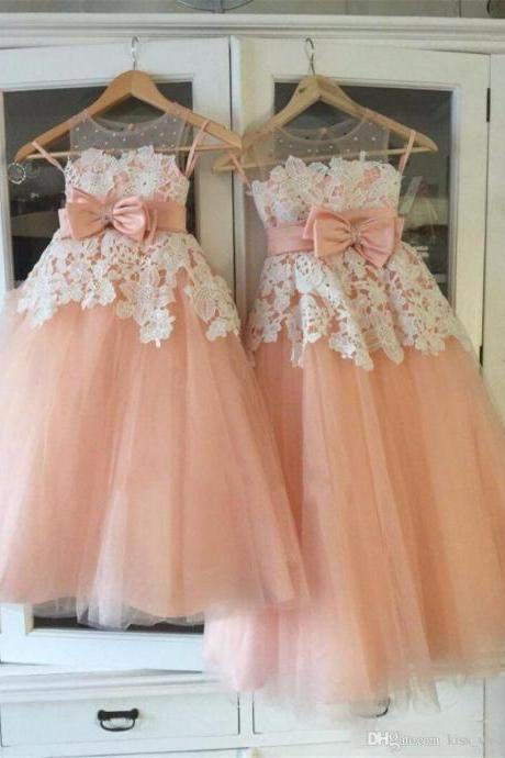 Vintage Little Flower Girls Dresses Peach Sweetheart Sleeveless Lace Appliques Sheer Neckline First Communion Dresses Girls Party Gowns